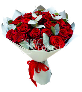 Красотка. Великолепные розы в комбинации с зеленью - отличный подарок на все случаи жизни.